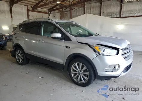 2018 Ford Escape Titanium z USA, uszkodzony, nr VIN 1FMCU9J95JUB54051